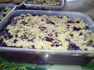 It's a yummy Ube Halaya, added it to our desserts  during our media noche.
